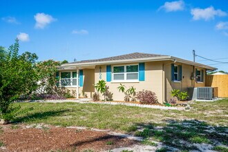 5106 19th St W in Bradenton, FL - Building Photo - Building Photo