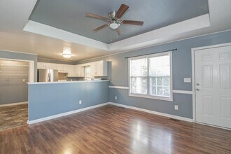 1634 Hannibal Dr in Oak Grove, KY - Building Photo - Building Photo