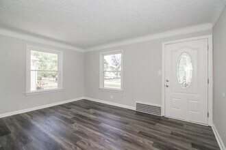 26470 Zeman Ave in Euclid, OH - Building Photo - Building Photo