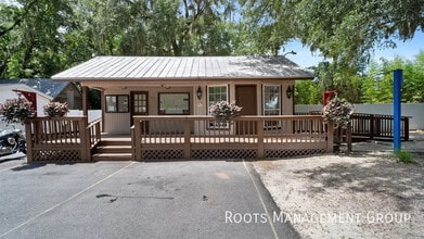 300 Brantley Dr in Hinesville, GA - Building Photo - Building Photo