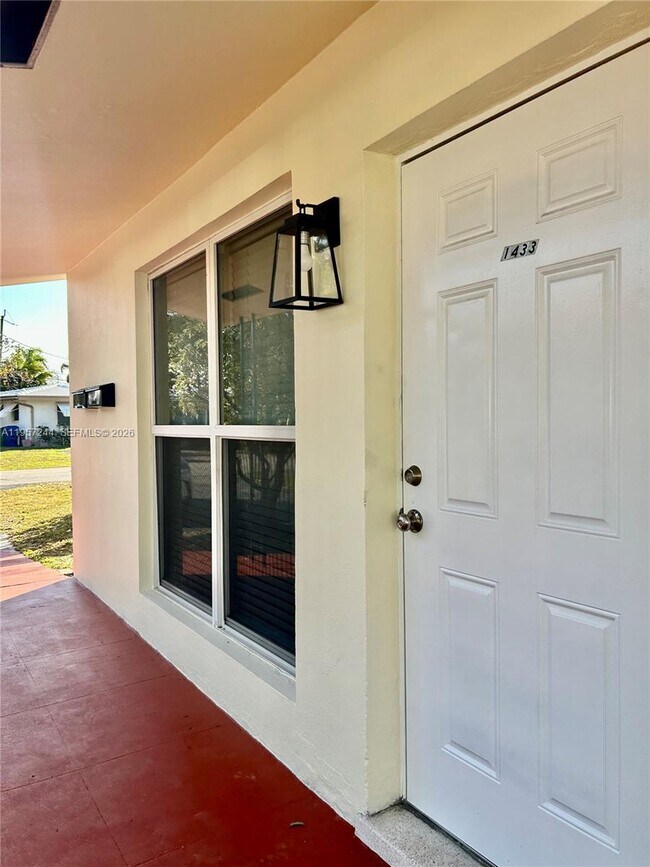 1433 NE 22nd St in Wilton Manors, FL - Building Photo - Building Photo