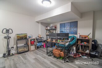 3656 W Eddy St in Chicago, IL - Building Photo - Building Photo