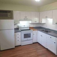 1019 Colonial Dr in Benton Harbor, MI - Building Photo - Building Photo