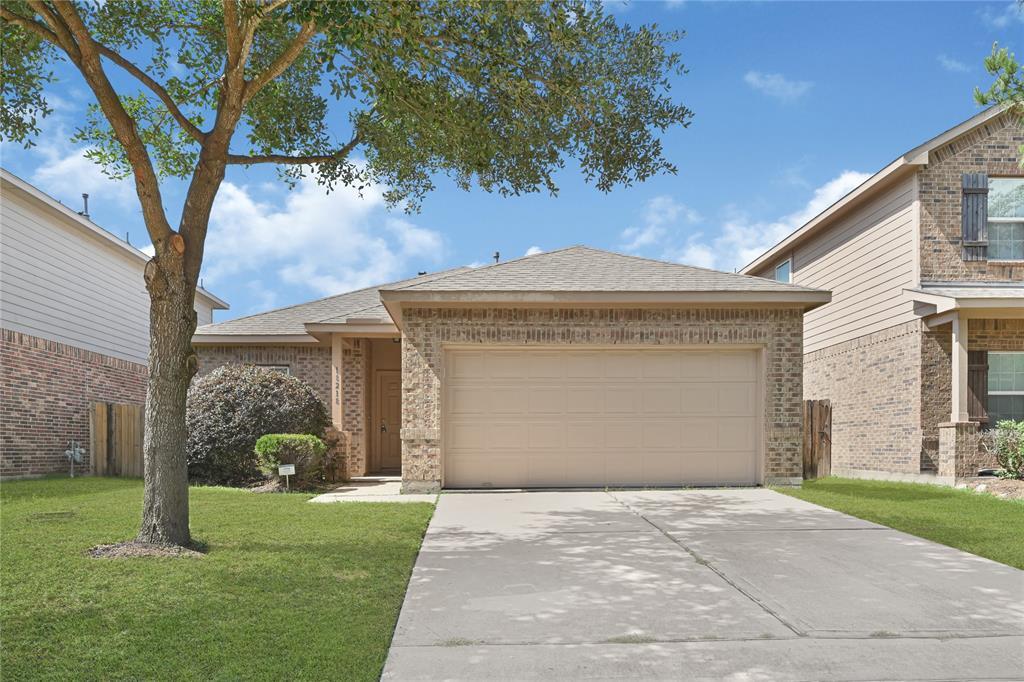18218 Tuscana Shores Dr in Cypress, TX - Building Photo
