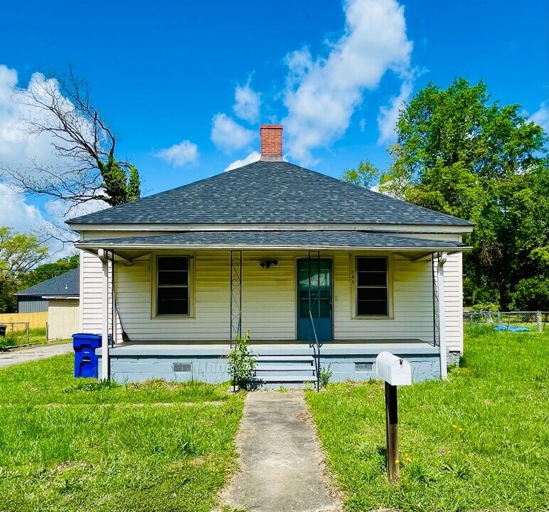 382 Wesley St in Spartanburg, SC - Building Photo