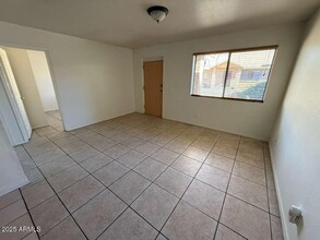 712 E 17th St in Douglas, AZ - Foto de edificio - Building Photo