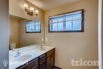 16043 Estate Ln in Lakeville, MN - Building Photo - Building Photo