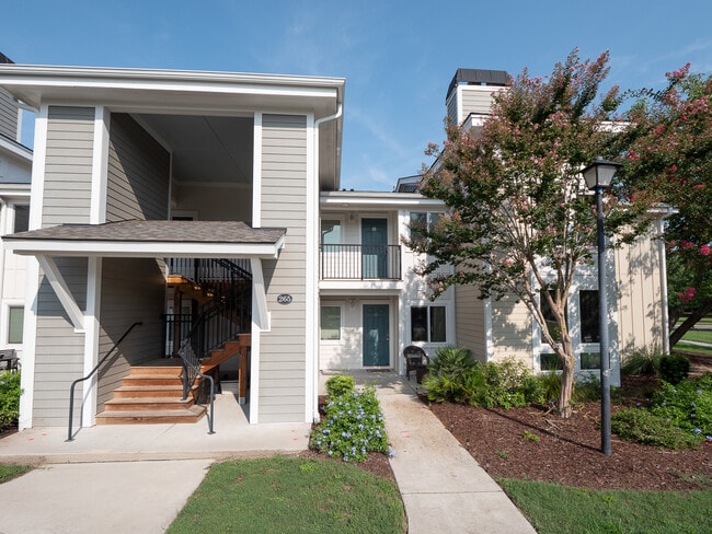 265 Alexandra Dr, Unit 8 in Mount Pleasant, SC - Foto de edificio - Building Photo