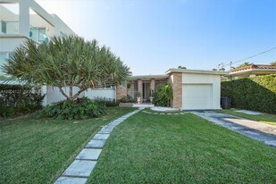 9424 Carlyle Ave in Surfside, FL - Building Photo