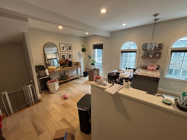 179 H St, Unit 1 in Boston, MA - Building Photo - Building Photo