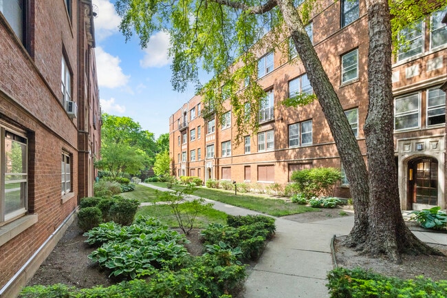 property at 1554 W Juneway Terrace