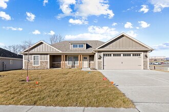 1451 Spring Mountain Dr in Columbia, MO - Building Photo - Building Photo