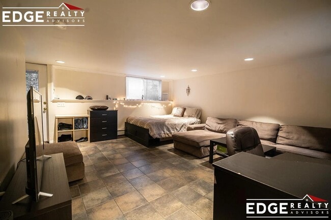 2 Hingham St, Unit 8B in Cambridge, MA - Building Photo - Building Photo