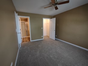 280 Crestview Dr in Wauconda, IL - Building Photo - Building Photo