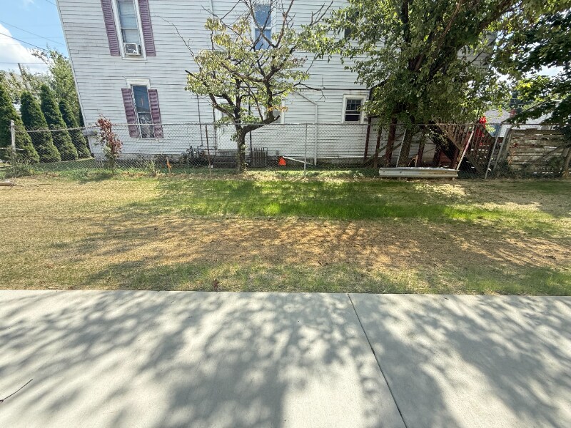 1630 Ekin Ave in New Albany, IN - Building Photo