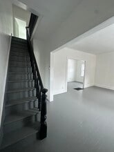 9 N Water St, Unit 9 in Poughkeepsie, NY - Foto de edificio - Building Photo