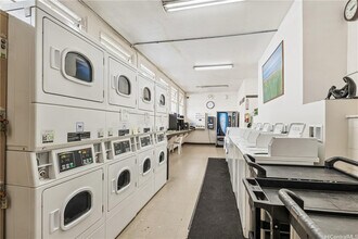 445 Kaiolu St in Honolulu, HI - Foto de edificio - Building Photo