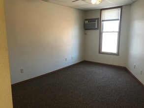 109 N 3rd St, Unit 204 in Marshall, MN - Building Photo - Building Photo