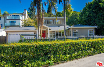 3946 Ventura Canyon Ave in Los Angeles, CA - Building Photo - Building Photo