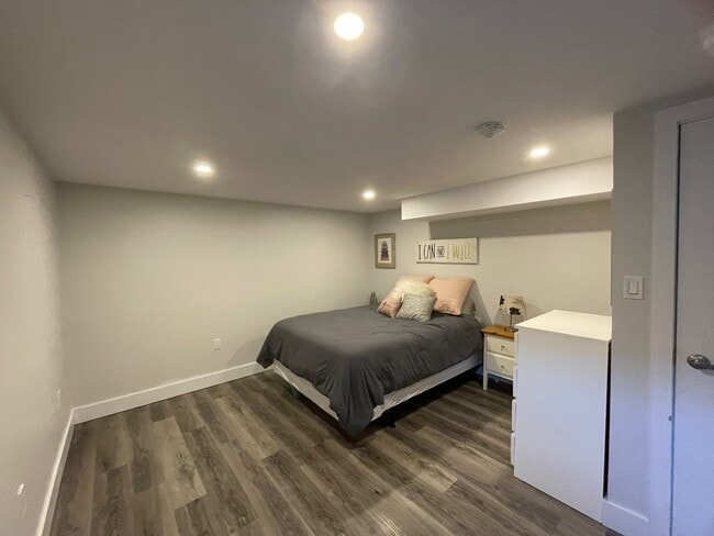 property at 331 W 5th St