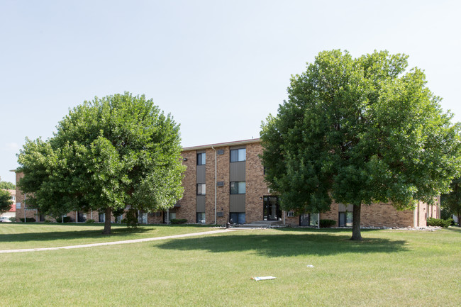 1602 47th St S in Fargo, ND - Foto de edificio - Building Photo