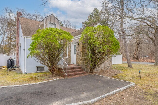 property at 595 Granny Rd