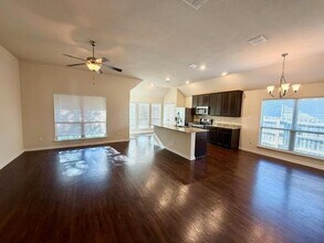 1106 Merganser Way in Robinson, TX - Building Photo - Building Photo