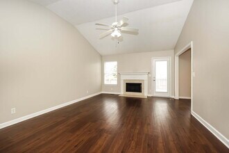 1655 St Andrews Dr in Murfreesboro, TN - Foto de edificio - Building Photo