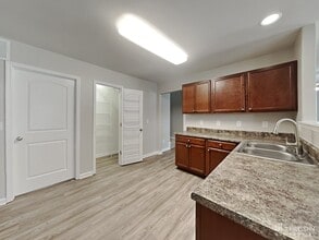3884 Ashley Hill Dr in Greensboro, NC - Building Photo - Building Photo