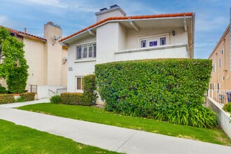 926 S Leland St in Los Angeles, CA - Building Photo - Building Photo
