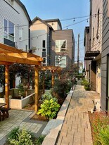 10706 Greenwood Ave N in Seattle, WA - Building Photo