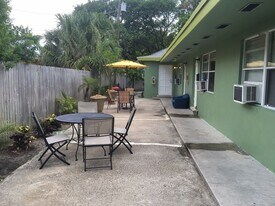 350 Nottingham Blvd, Unit # 1 in West Palm Beach, FL - Building Photo