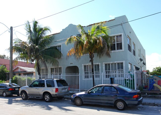 244 NW 34th St in Miami, FL - Building Photo - Building Photo