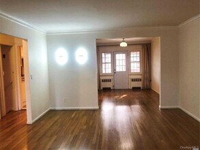 563 Albemarle Pl in Cedarhurst, NY - Building Photo - Building Photo