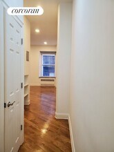 36 W 35th St in New York, NY - Building Photo - Building Photo