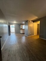 1830 S Garden St in Visalia, CA - Building Photo