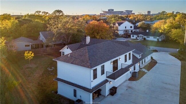 Historic District Gem! 4/3.5 Home Less tha in College Station, TX - Building Photo - Building Photo
