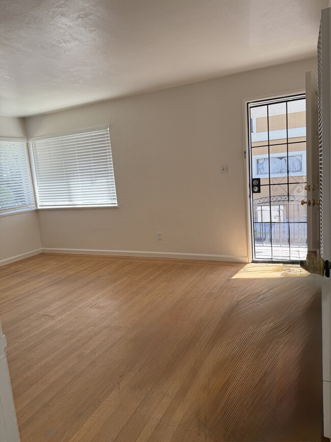 317 Herma Ct in San Leandro, CA - Foto de edificio - Building Photo
