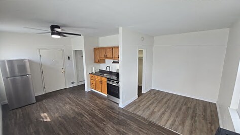 123 Iowa Ave in Iowa City, IA - Building Photo - Building Photo