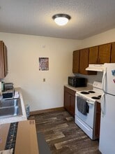 421 5th St NW, Unit 2 in Aitkin, MN - Foto de edificio - Building Photo