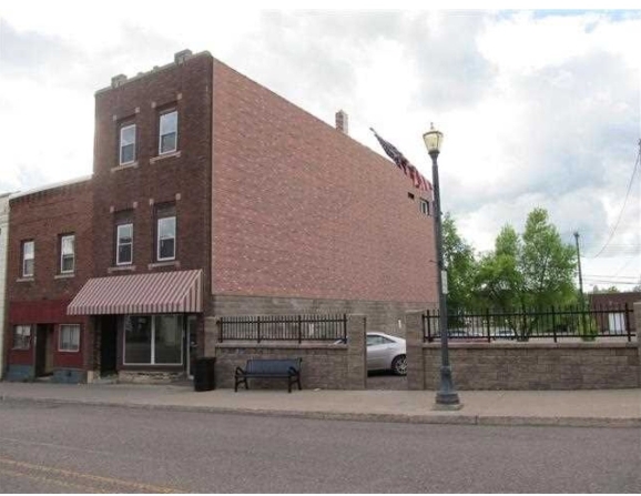 Trevino Building in Ironwood, MI - Foto de edificio