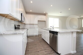 2025 E Piedmont Pl in Casa Grande, AZ - Building Photo - Building Photo