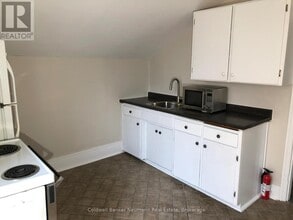 96 Arthur St N in Guelph, ON - Building Photo - Building Photo