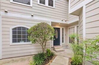 100 S Piper Trace in Spring, TX - Building Photo - Building Photo