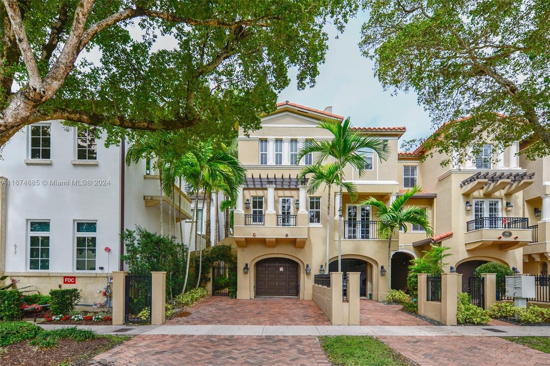 615 Santander Ave in Coral Gables, FL - Building Photo