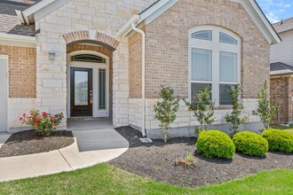 20317 Martin Ln in Pflugerville, TX - Building Photo - Building Photo