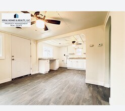 4137 Corbin Dr in Flint, MI - Building Photo - Building Photo