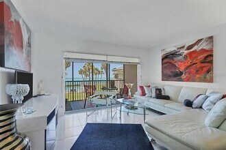 4660 Ocean Blvd, Unit Q2 in Sarasota, FL - Building Photo - Building Photo