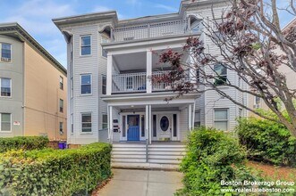 777 Columbia Rd in Boston, MA - Foto de edificio - Building Photo