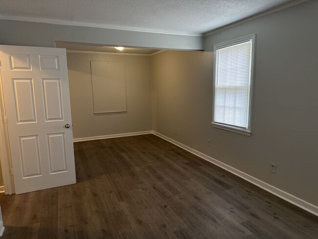 3928 N Rossiland Cir in Memphis, TN - Building Photo - Building Photo
